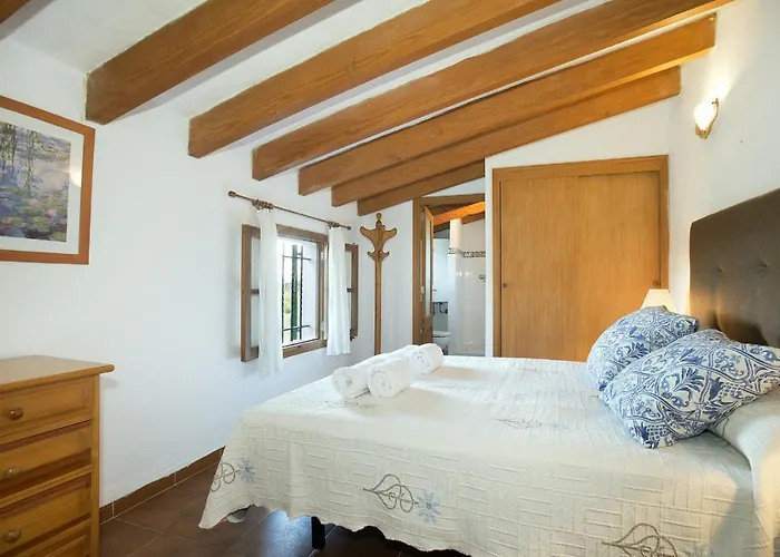 Willa Owl Esteva - Family And Friends